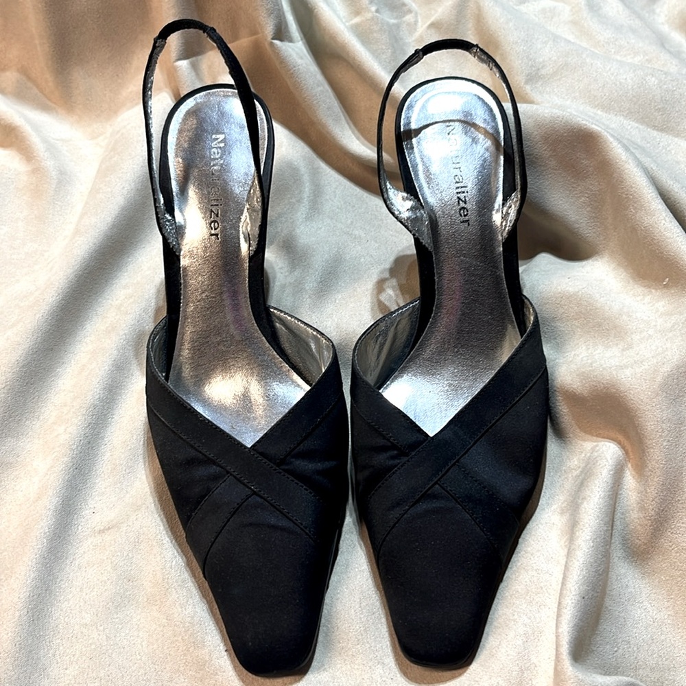 Naturalizer Satin Slingback heels.  Black 9 M